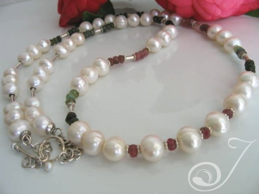 Carol Necklace VND009-01