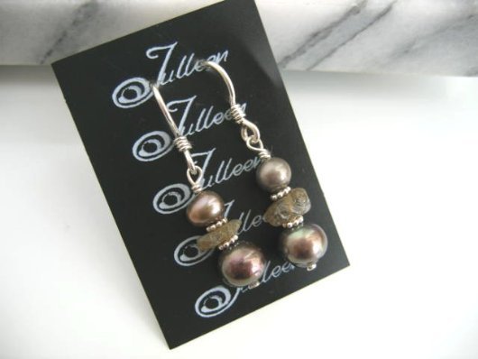 Sigourney Pearl Cluster Earrings E027-113