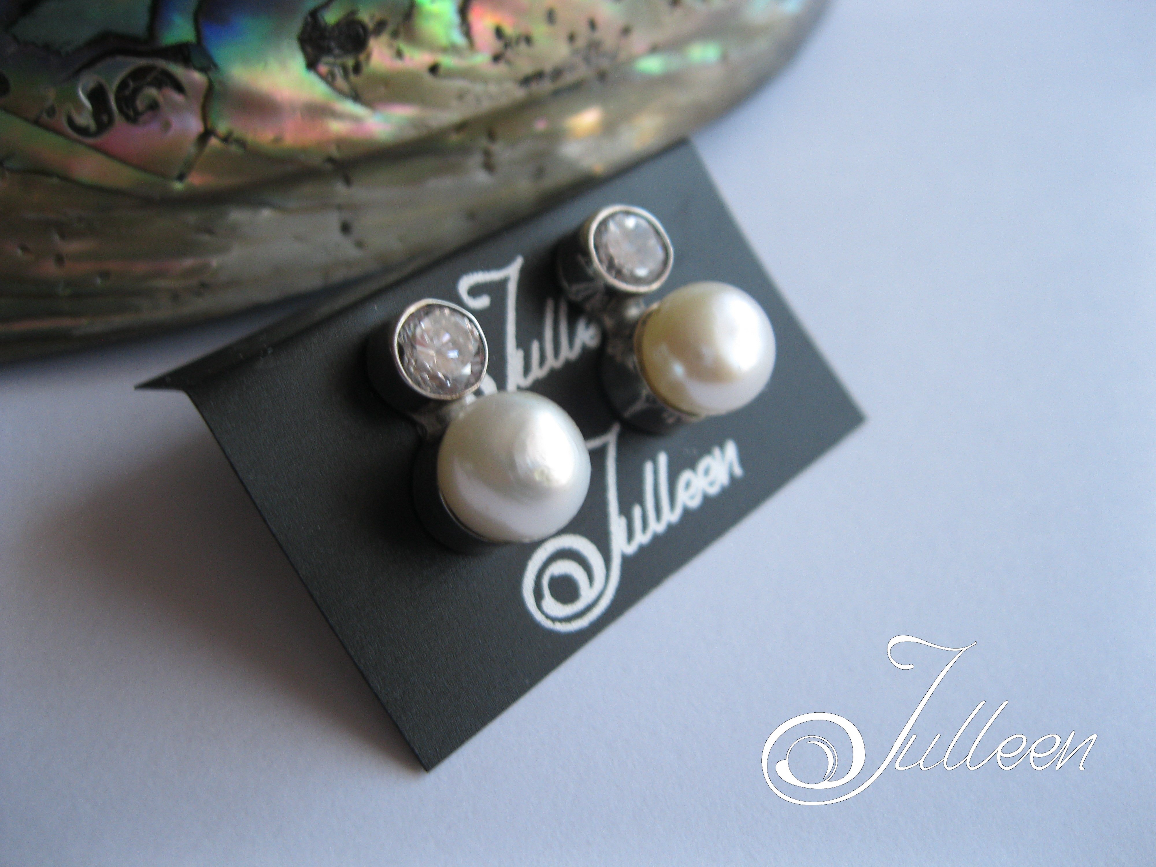 AAA-Megan-Style-Pearl-Earrings-Julleen-White