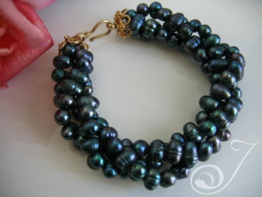 Dragon-Dust-Peacock-Pearl-Bracelet-TW004G_B