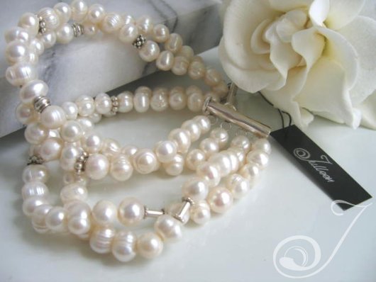 Gardenia-White-Pearl-Cuff-Bracelet-BR006