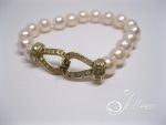 Hepurn-classical-white-pearl-bracelet-gold-clasp