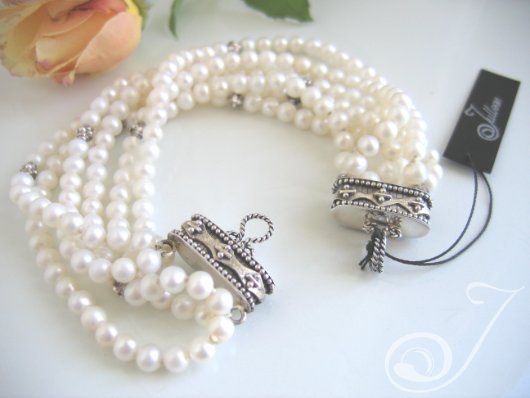 Kelly-White-Pearl-Bracelet-VO050A_B