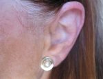 model-pearl-earring