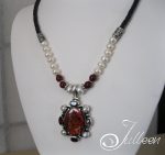 red-ablanoe-pendant-necklace-garnet-pearl-Julleen.5