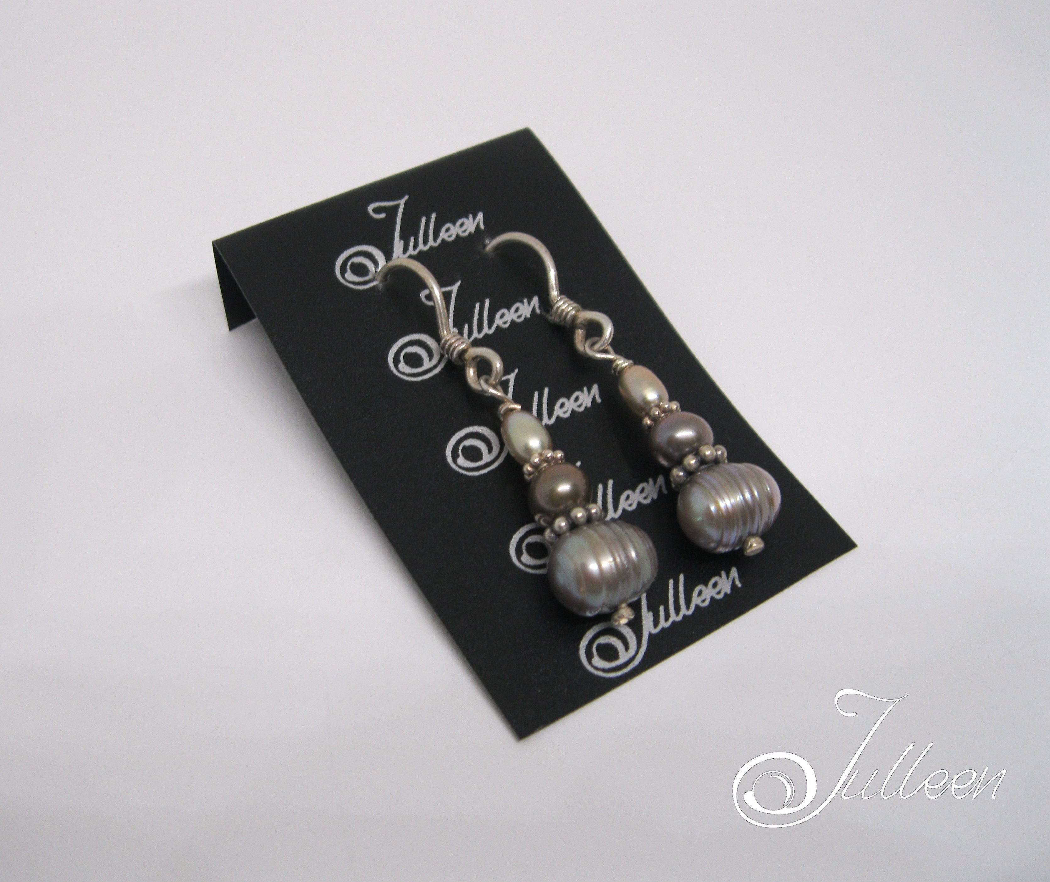 taupe pearl earring 003