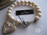 Brh002-b-white-heart-charm-pearl-bracelet-