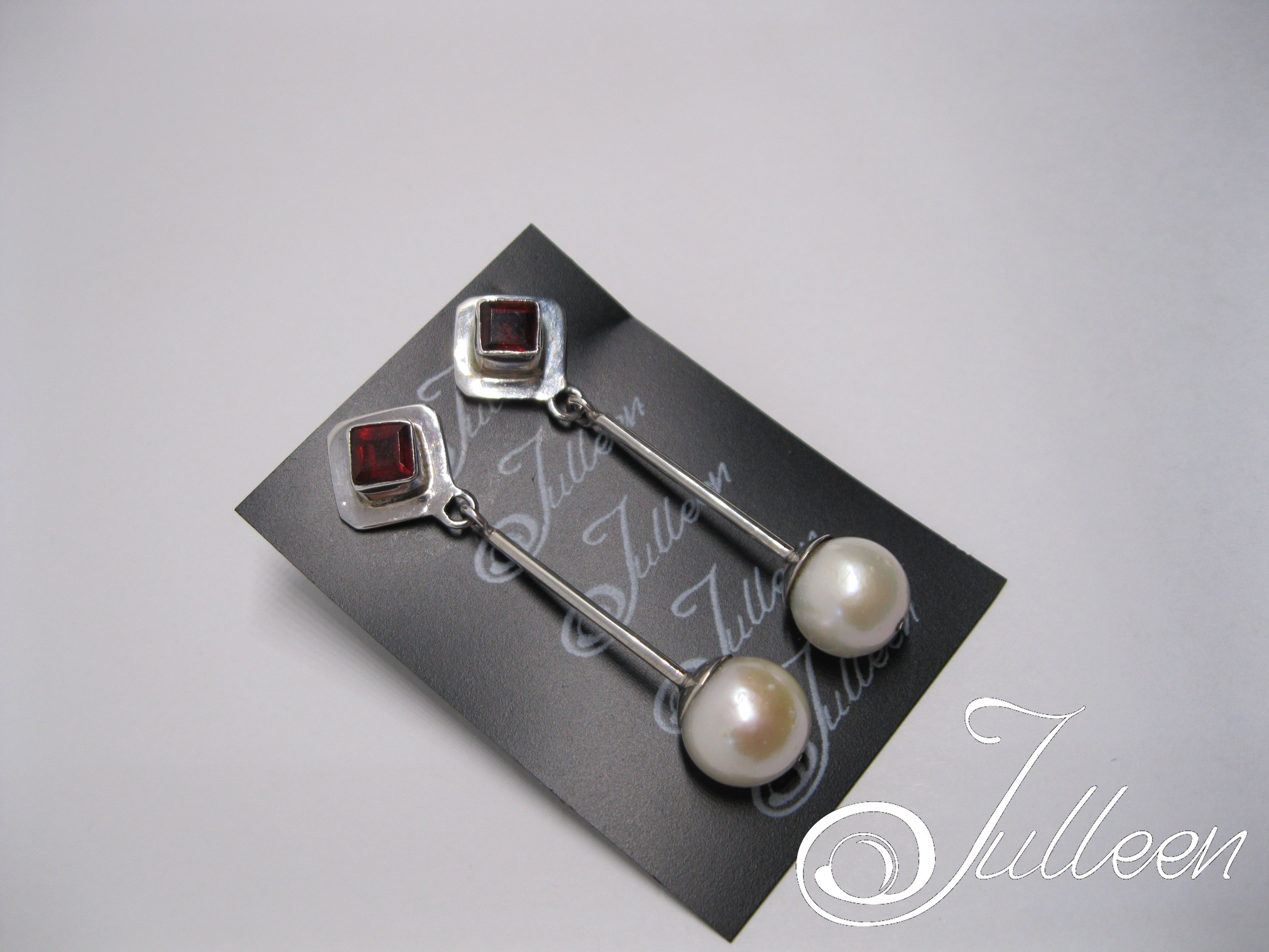 Sandy garnet earrings 001