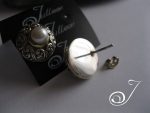 E350.01-WHITE-CASTE-STERLING-PEARL-EARRING.back_