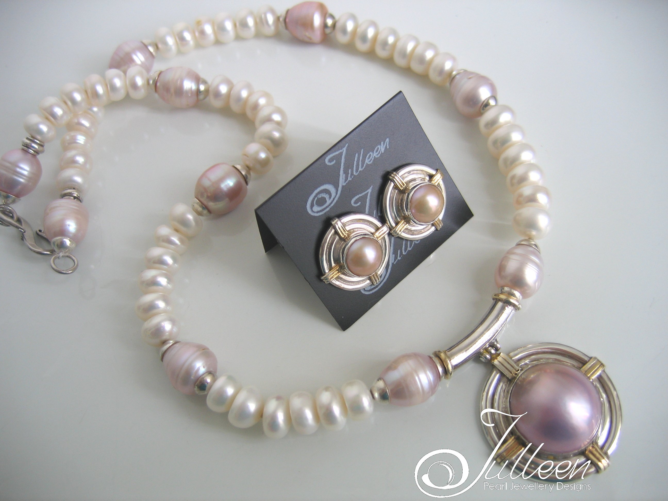 Pink-Mabe-Pearl-Jewellery-Set-Julleen-Model