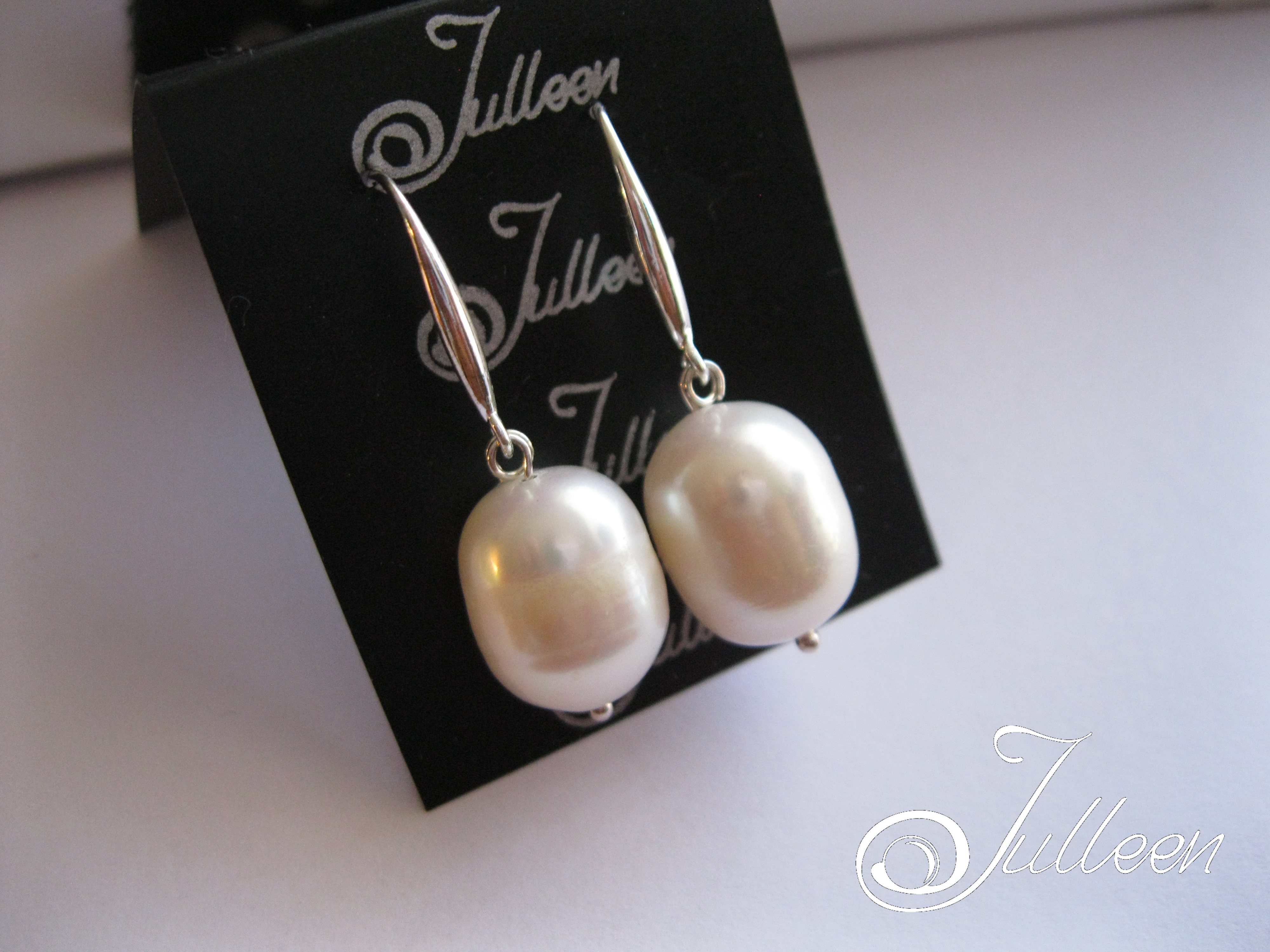 Barrel-Pearl-Earrings