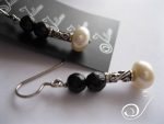 E067.03-julleen-black-white-earring-4