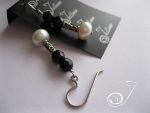 E067.03-julleen-black-white-earring-7