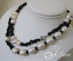 black and white long necklace 001
